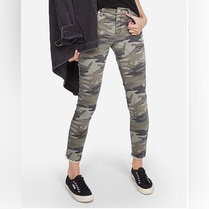 Express Gray Camo Ankle Leggings